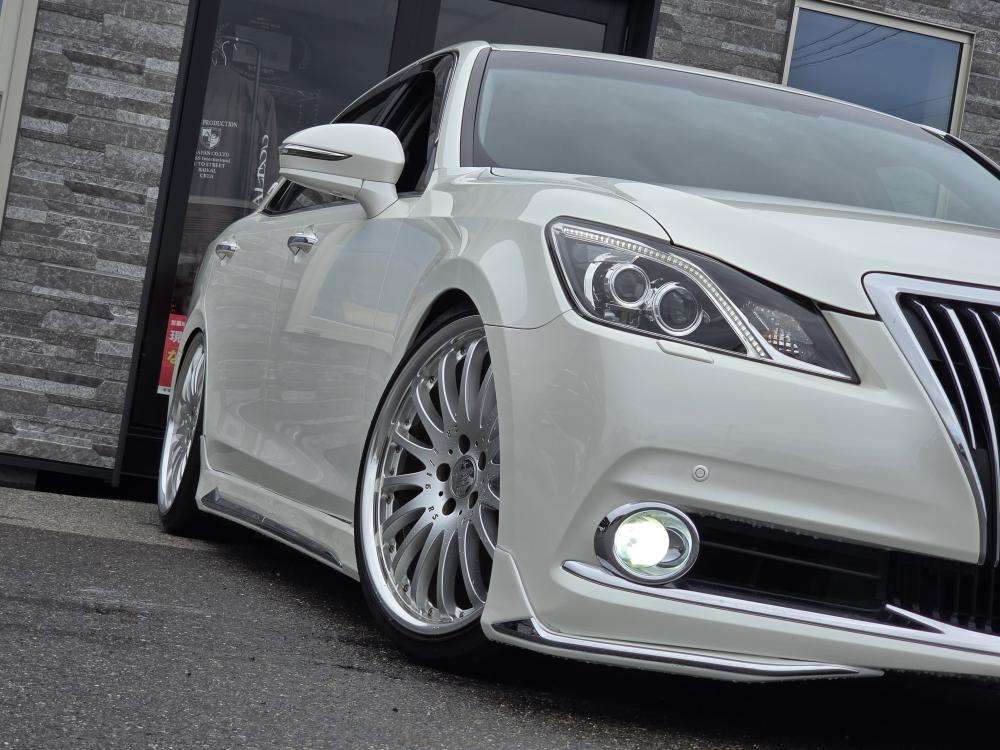 Toyota Crown Majesta